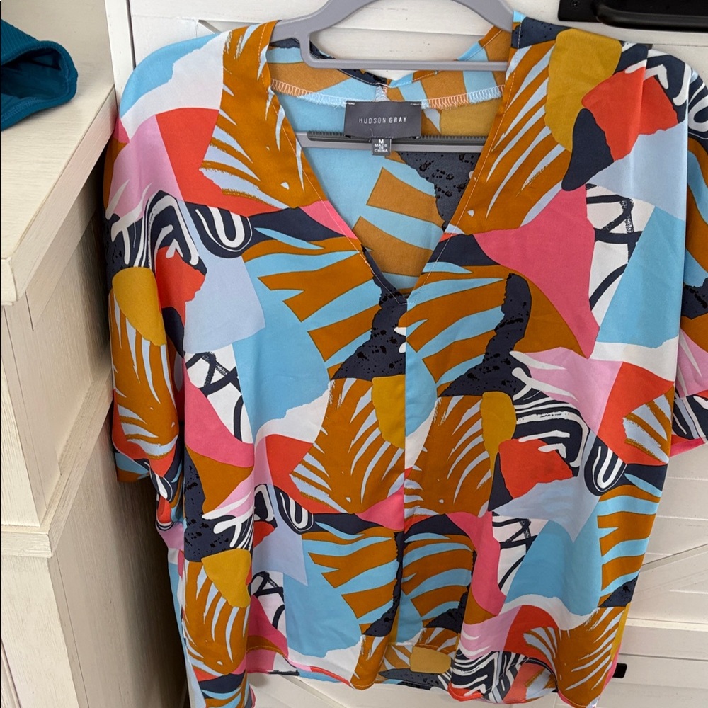 Hudson Gray Multicolor Abstract V-Neck Blouse